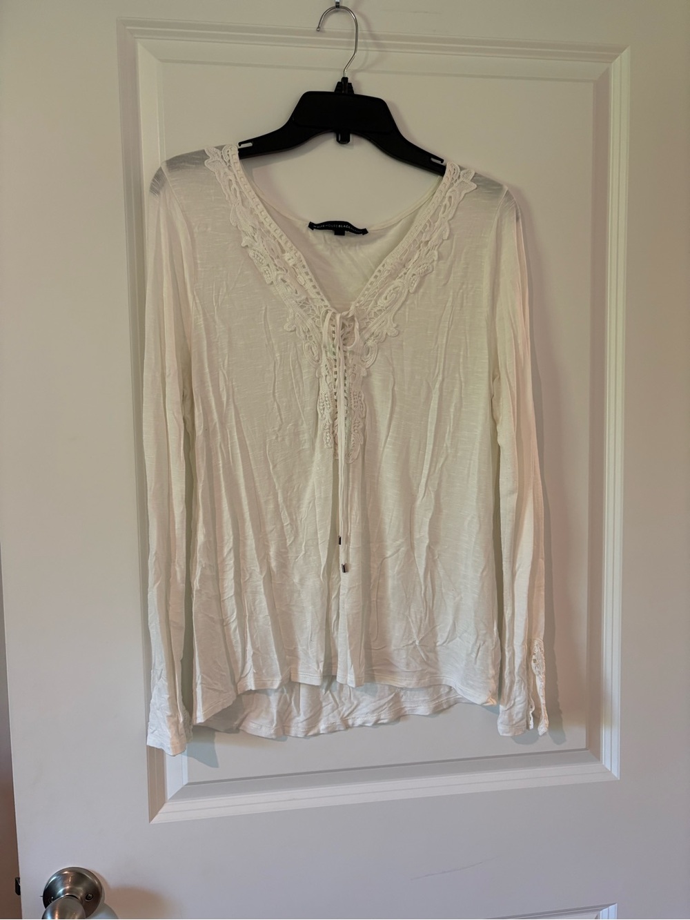 White House Black Market Cream Lace-Trim Long-Sleeve V-Neck Top